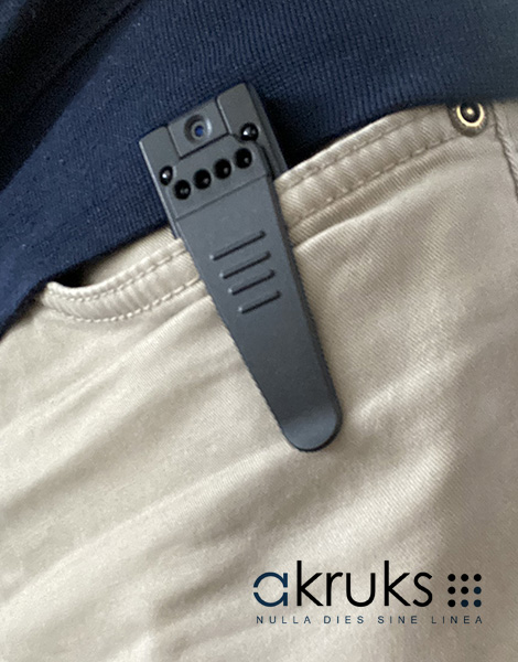 Mini kamera s klipom vo vrecku nohavíc